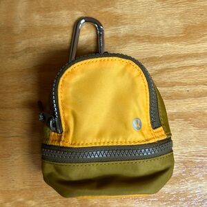 Lululemon mini bag with carabiner clip